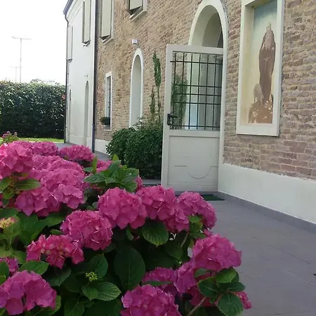 Relais Roncuzzi Hotel 3*